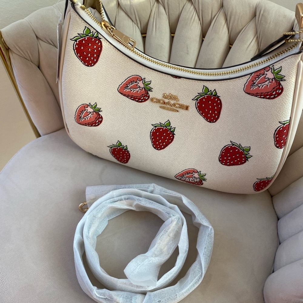 NWT COACH Teri Hobo Bag With Strawberry Print - Picture 5 of 12
